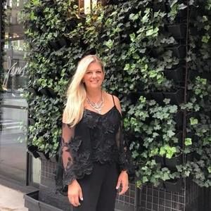 Meet your Posher, Christina